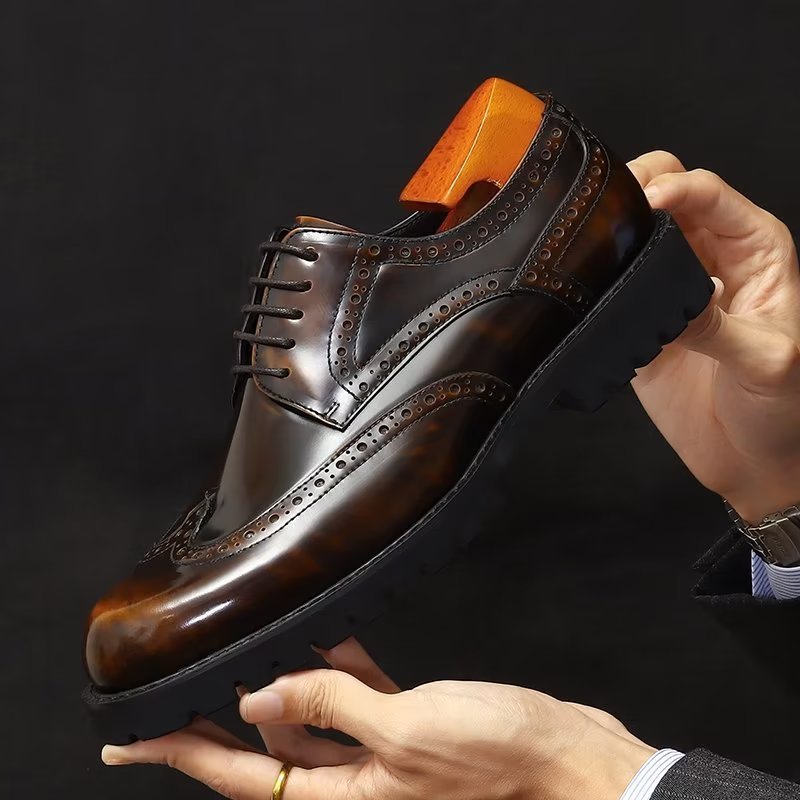 Pánske Spoločenské Topánky Embossovaná Elegance Brogue - Káva